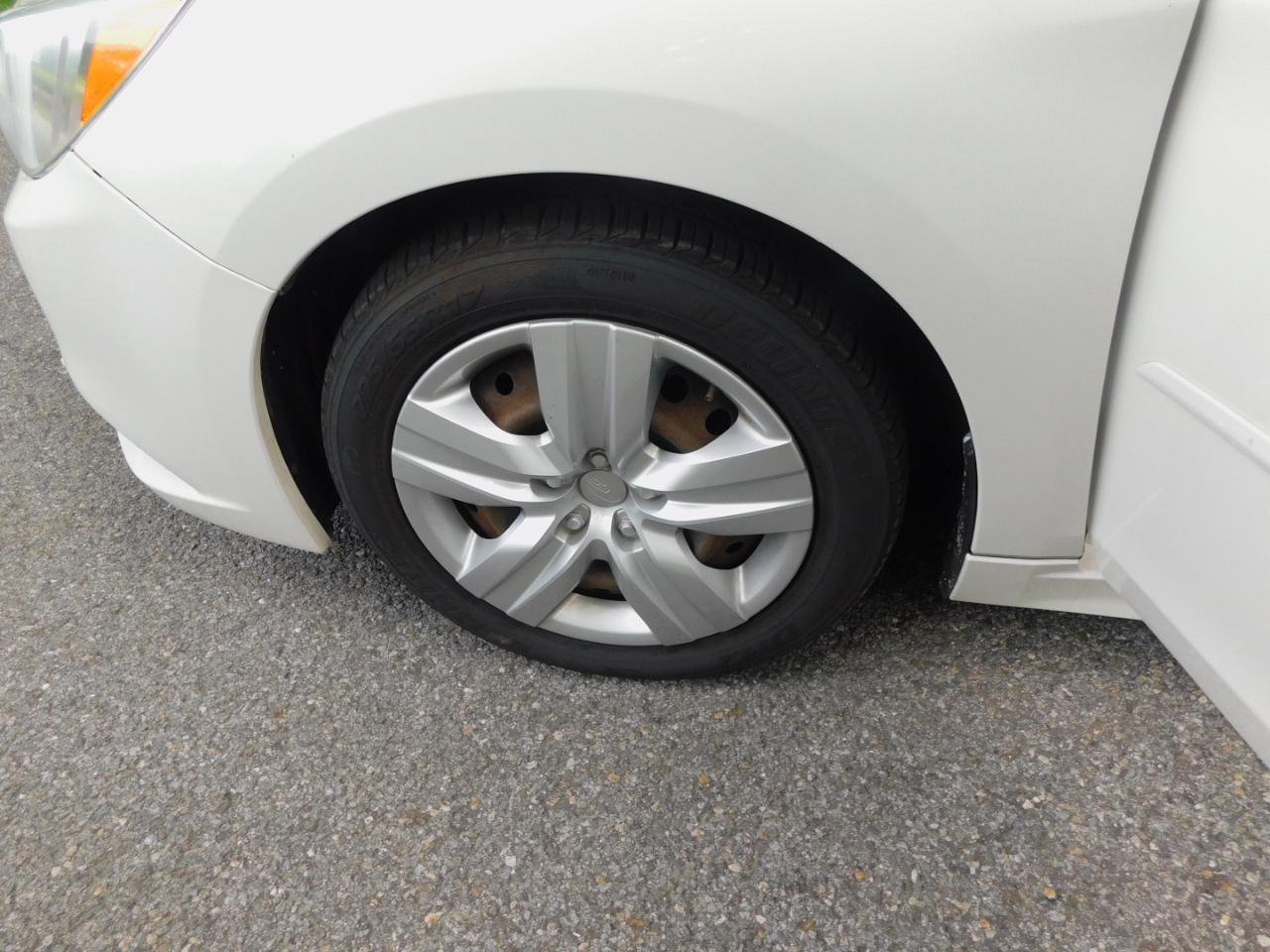 Subaru Legacy 4dr Sdn 2.5i PZEV 2015