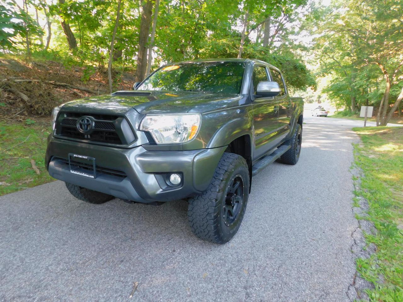 Toyota Tacoma 4WD Double Cab V6 AT (Natl) 2013
