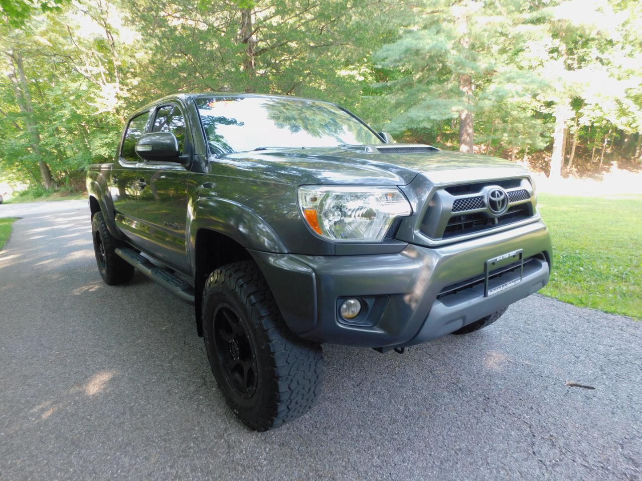Toyota Tacoma 4WD Double Cab V6 AT (Natl) 2013