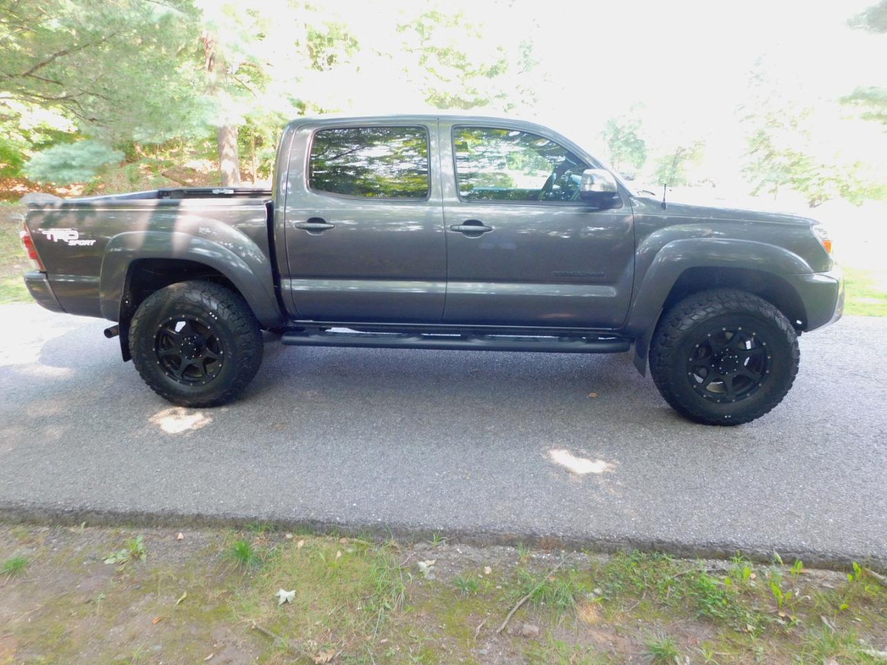 Toyota Tacoma 4WD Double Cab V6 AT (Natl) 2013