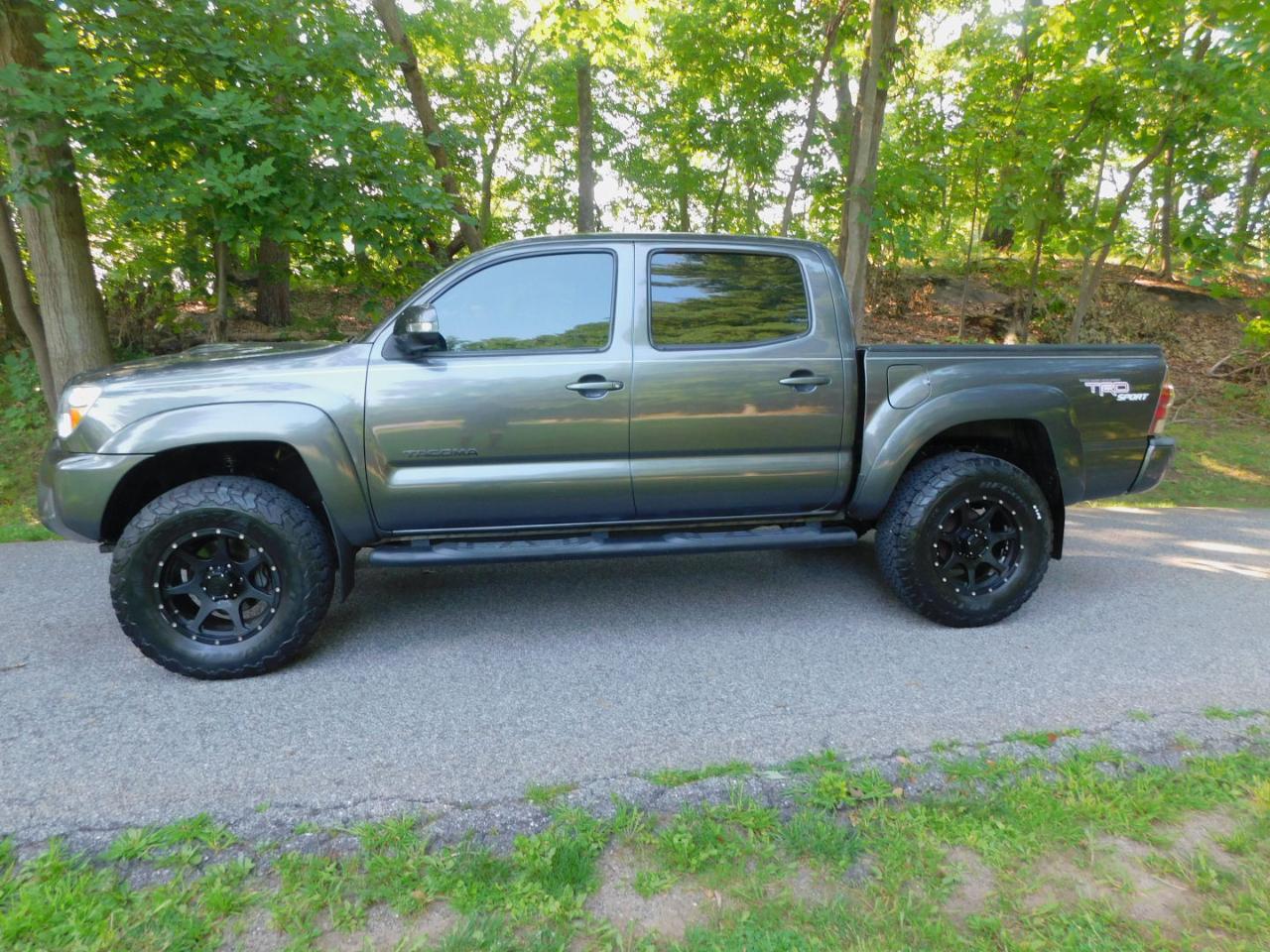 Toyota Tacoma 4WD Double Cab V6 AT (Natl) 2013