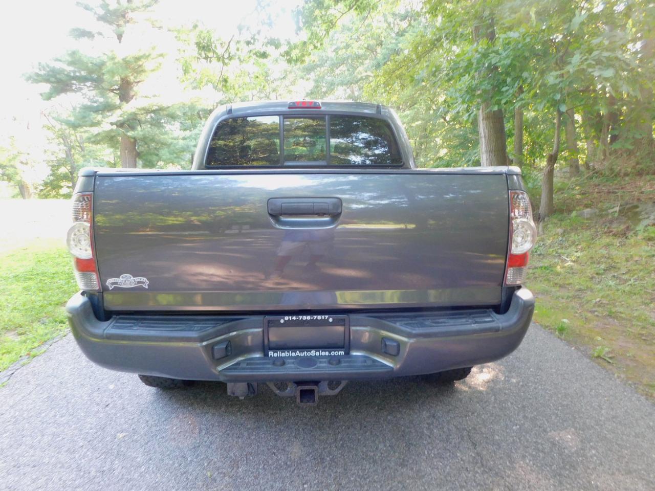 Toyota Tacoma 4WD Double Cab V6 AT (Natl) 2013