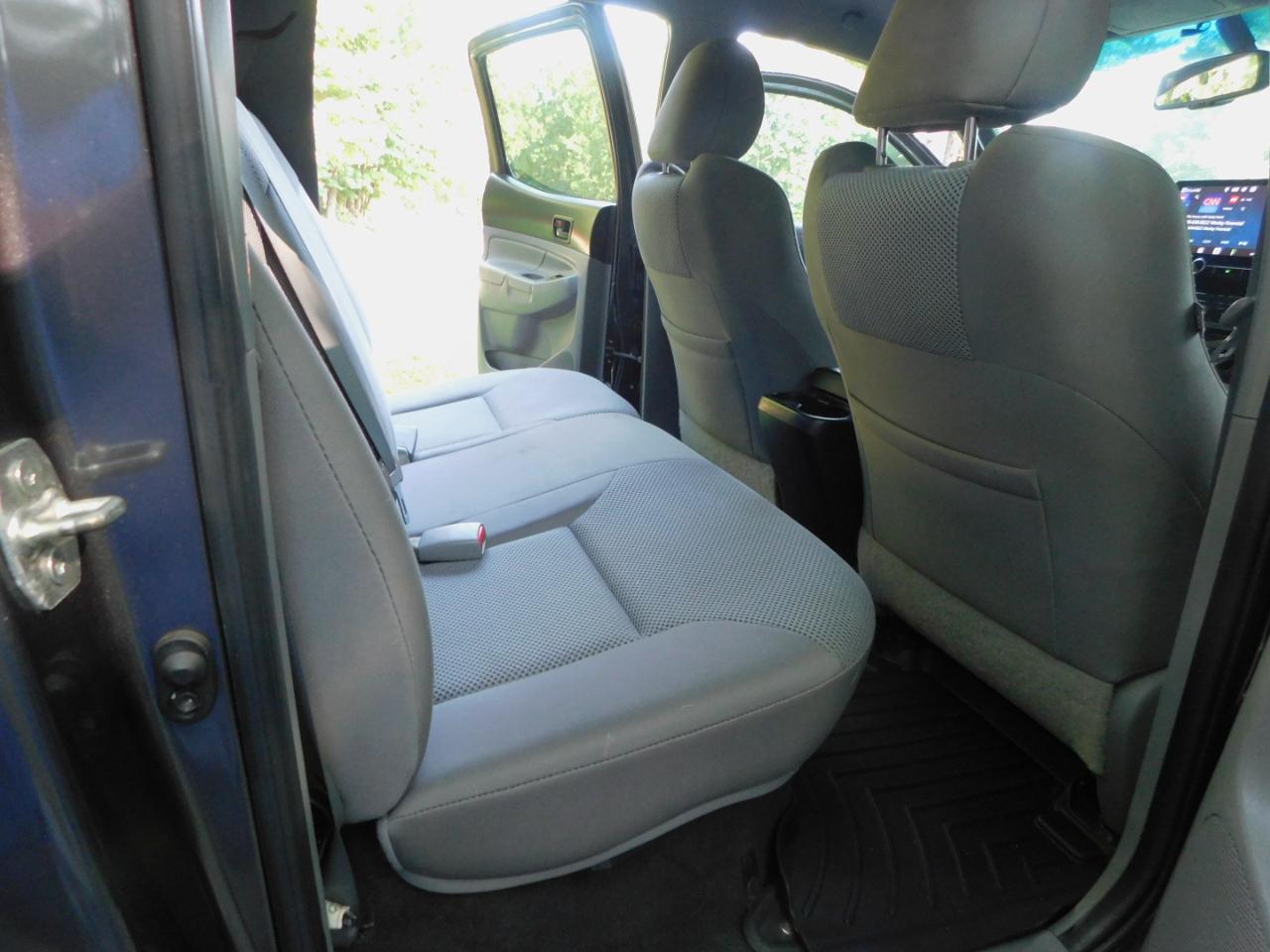 Toyota Tacoma 4WD Double Cab V6 AT (Natl) 2013