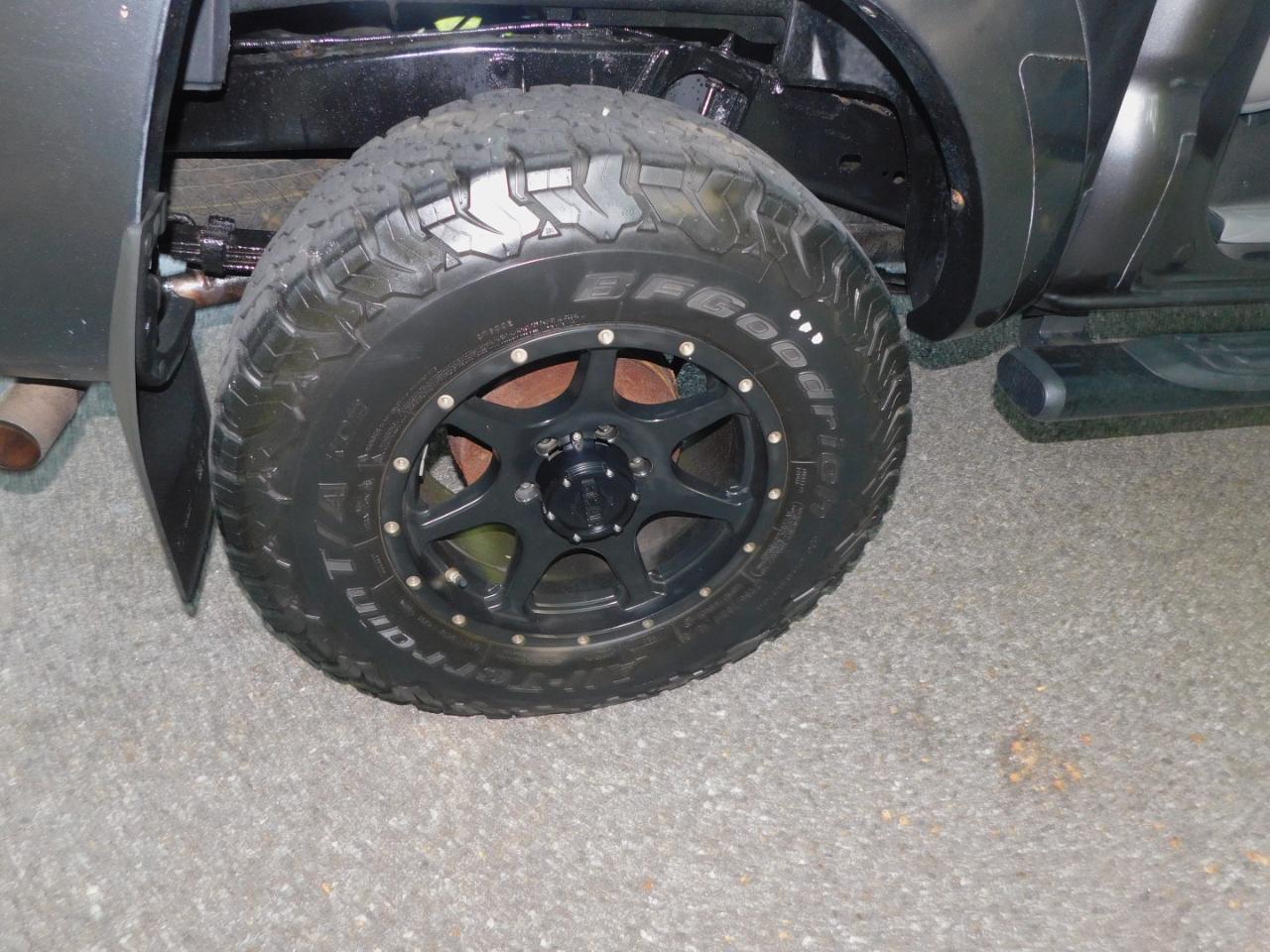 Toyota Tacoma 4WD Double Cab V6 AT (Natl) 2013