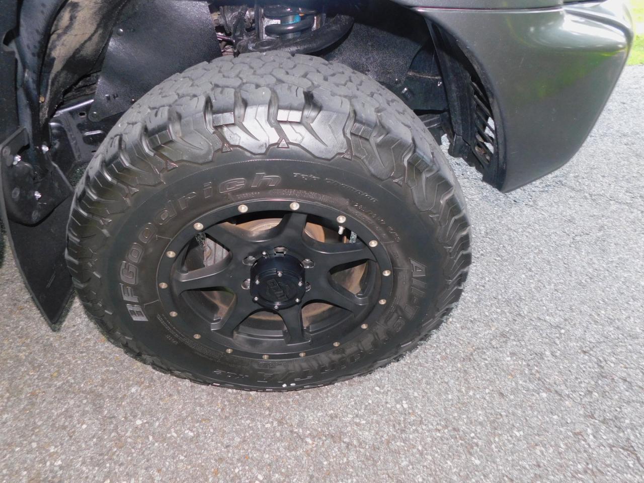 Toyota Tacoma 4WD Double Cab V6 AT (Natl) 2013