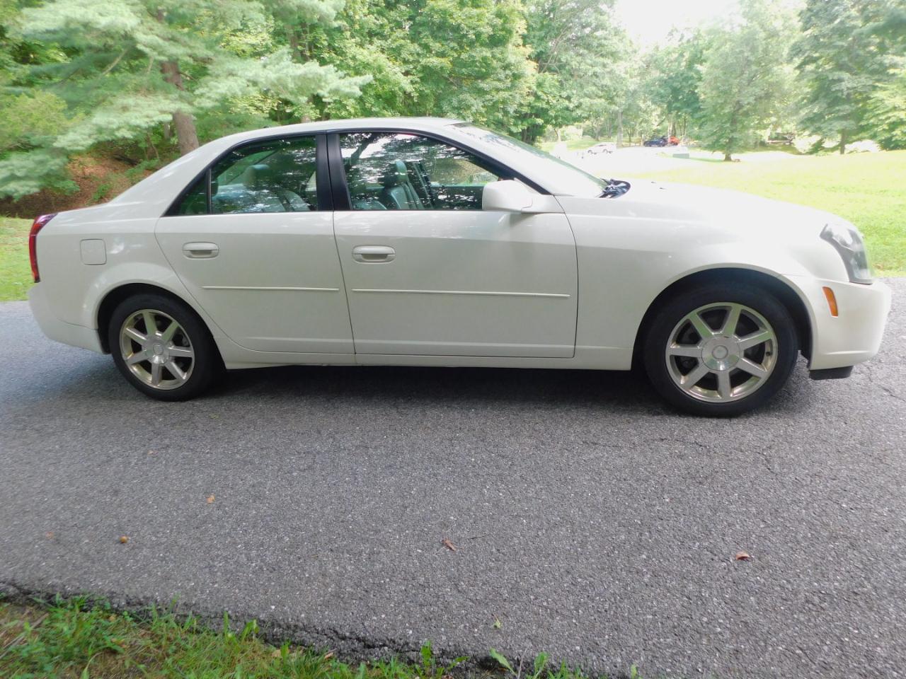 Cadillac CTS 4dr Sdn 2004