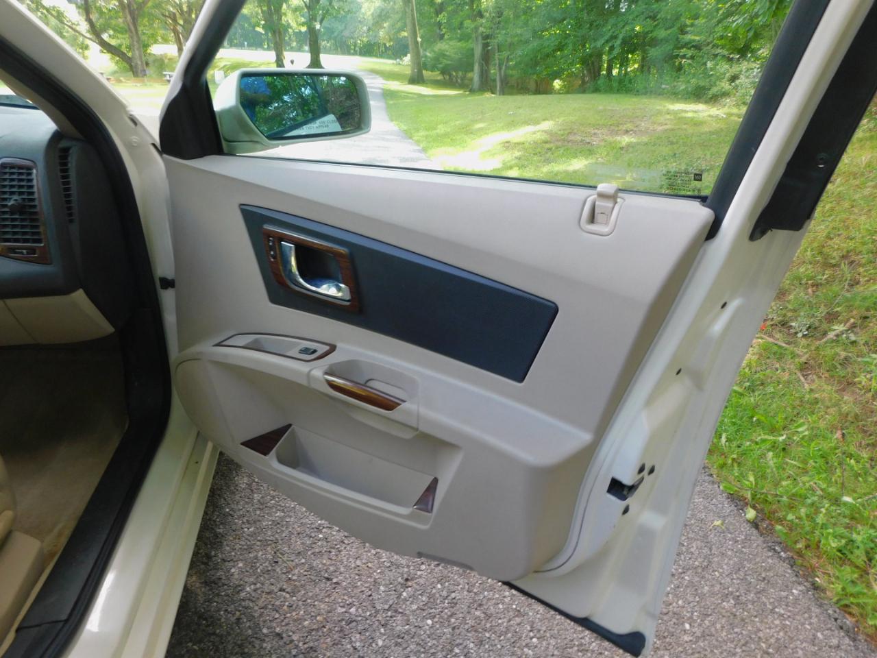 Cadillac CTS 4dr Sdn 2004