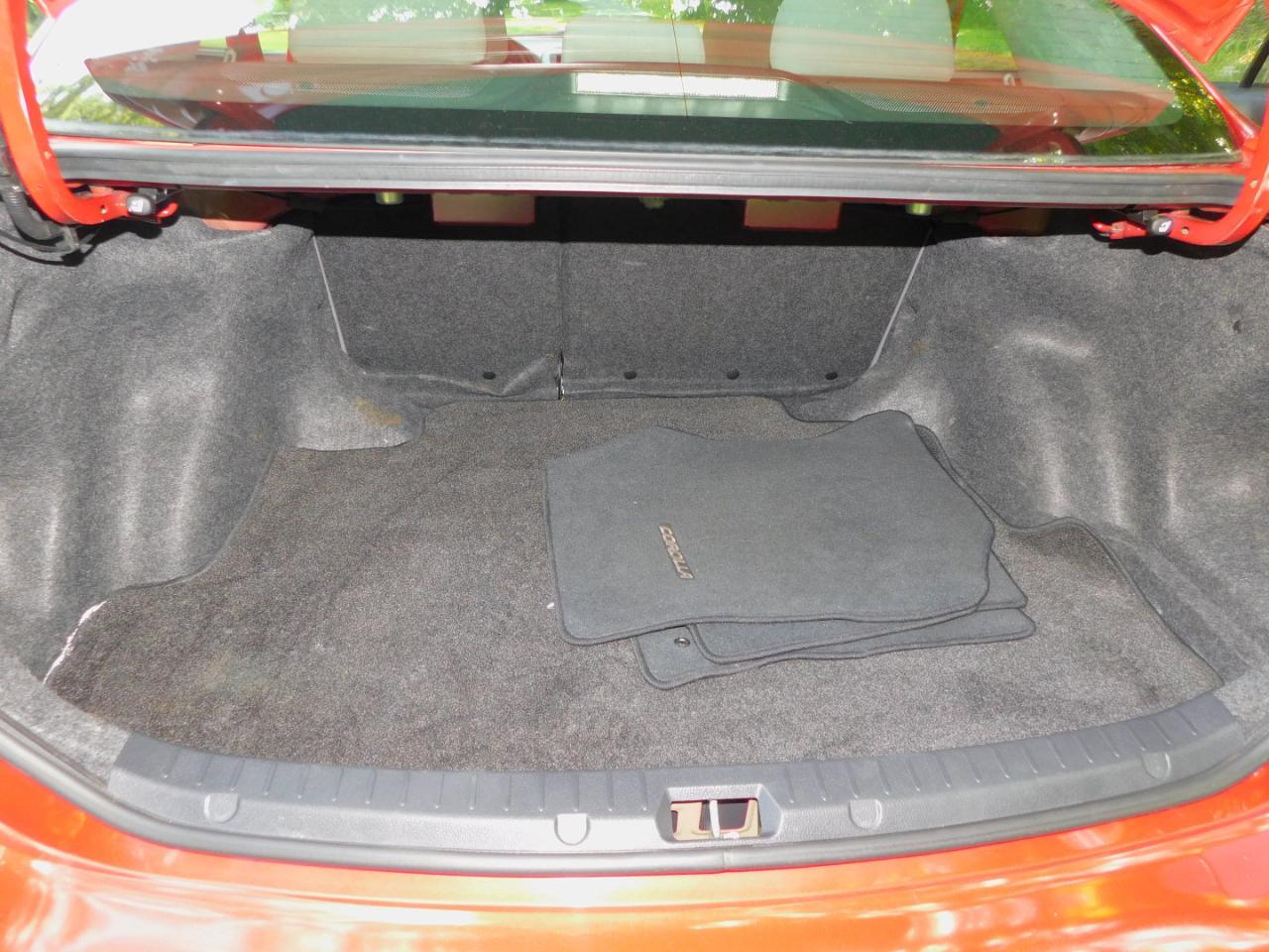 Toyota Corolla 4dr Sdn Auto LE Special Edition (Natl) 2013