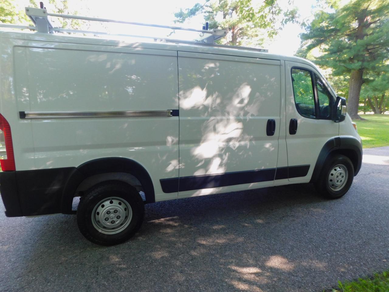 RAM ProMaster Cargo Van 1500 Low Roof 136" WB 2023