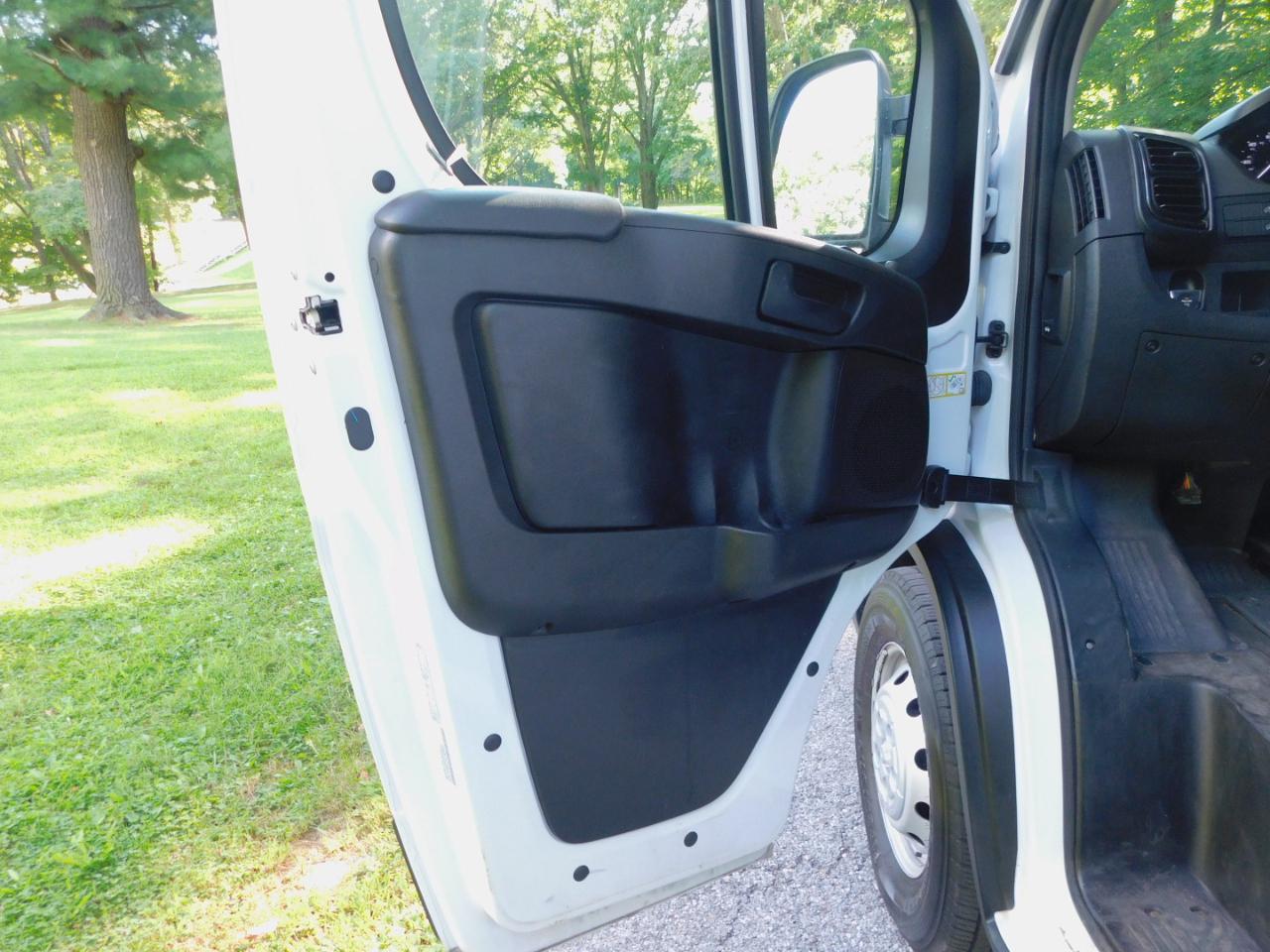 RAM ProMaster Cargo Van 1500 Low Roof 136" WB 2023