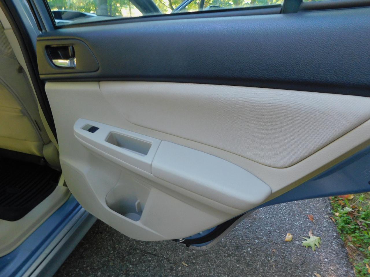 Subaru Impreza Wagon 5dr Auto 2.0i Sport Premium 2012