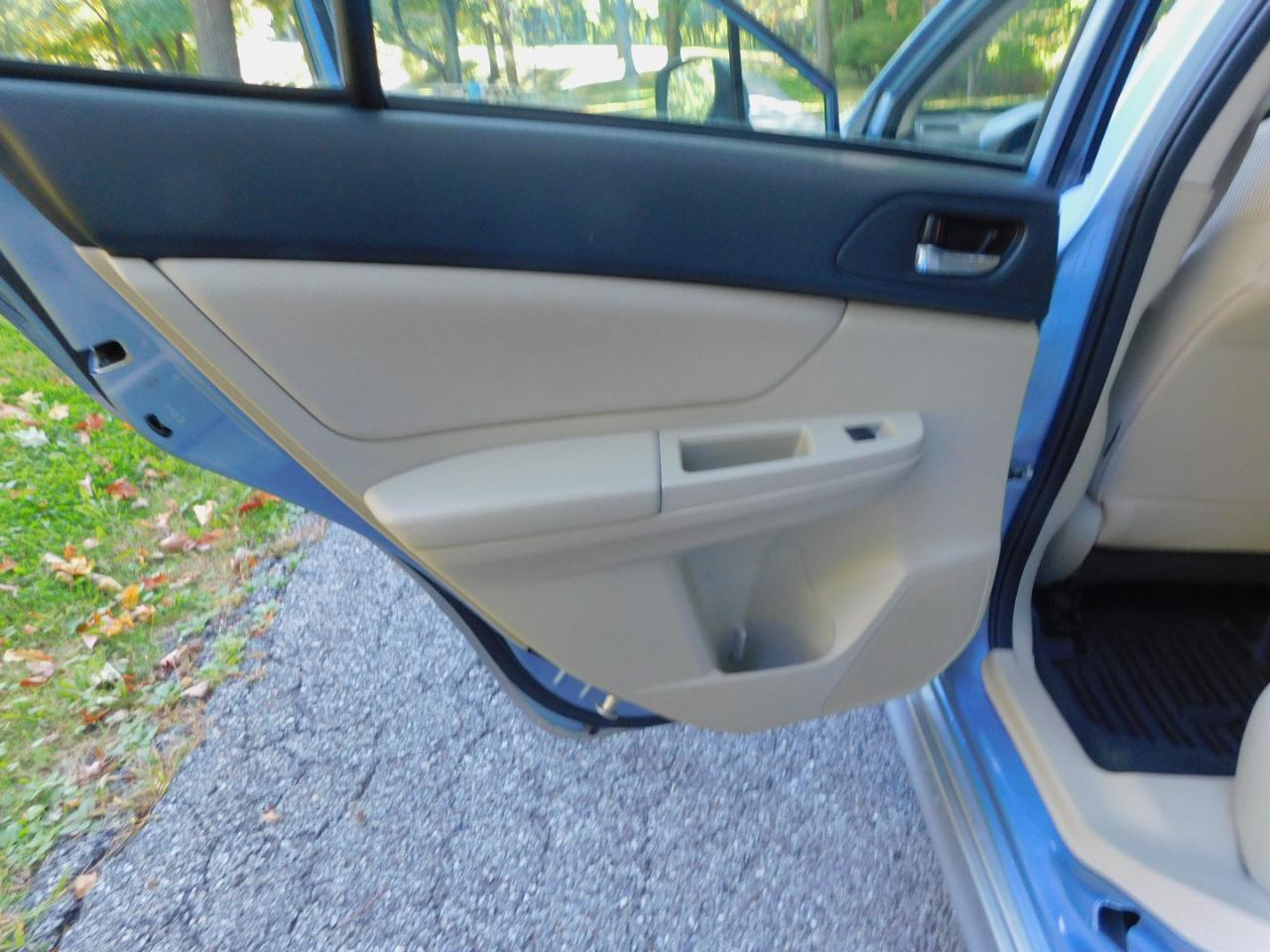 Subaru Impreza Wagon 5dr Auto 2.0i Sport Premium 2012