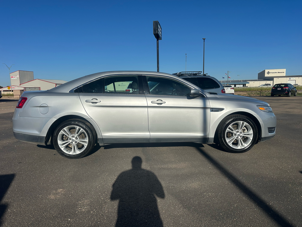 Ford Taurus 4dr Sdn SEL FWD 2014 Ford Taurus 4dr Sdn SEL FWD 2014