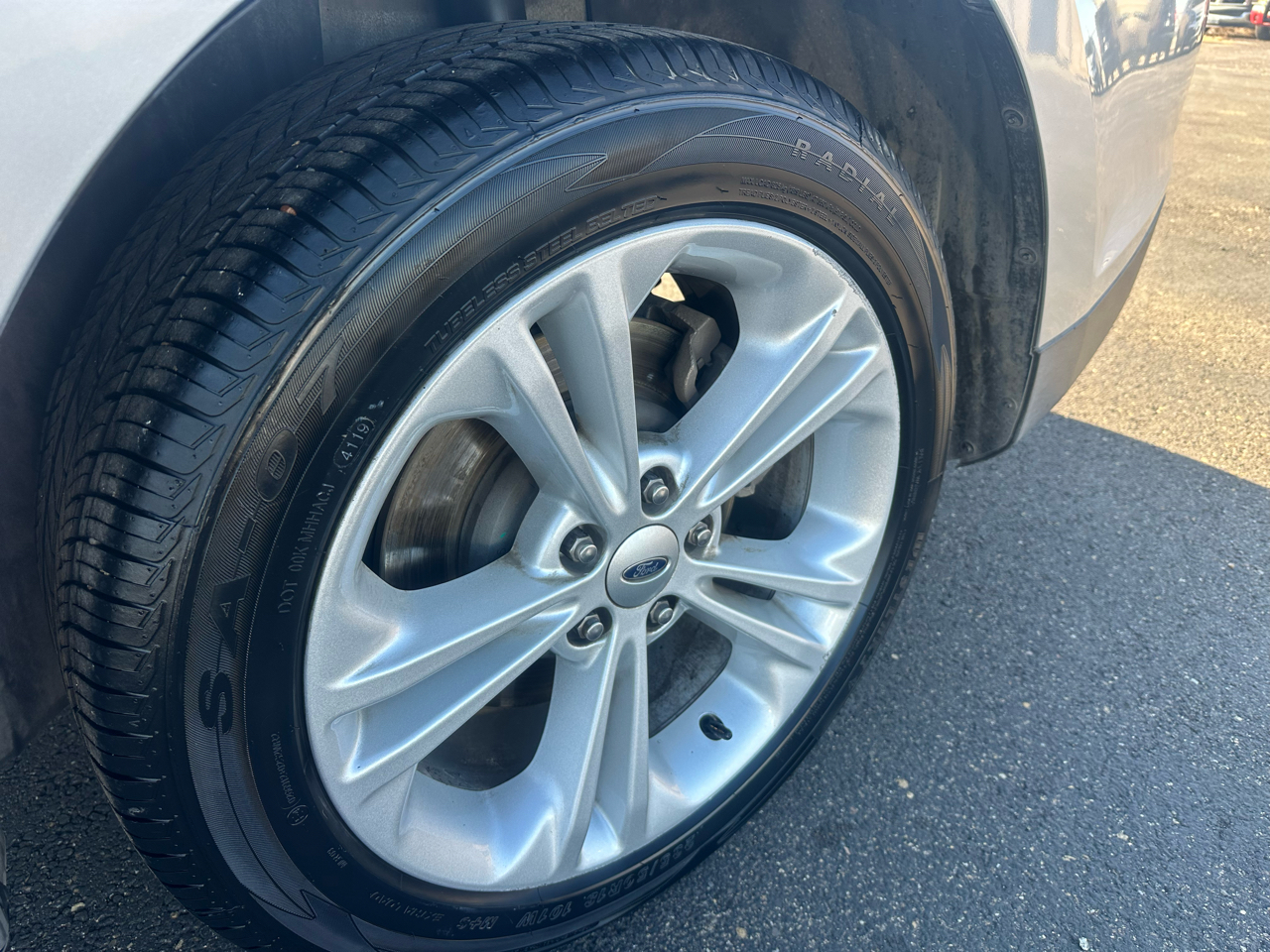 Ford Taurus 4dr Sdn SEL FWD 2014 Ford Taurus 4dr Sdn SEL FWD 2014