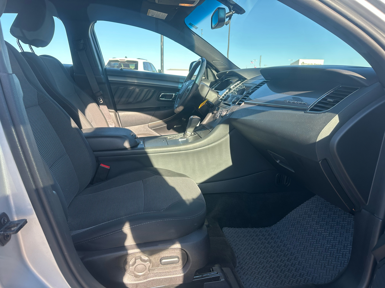 Ford Taurus 4dr Sdn SEL FWD 2014 Ford Taurus 4dr Sdn SEL FWD 2014