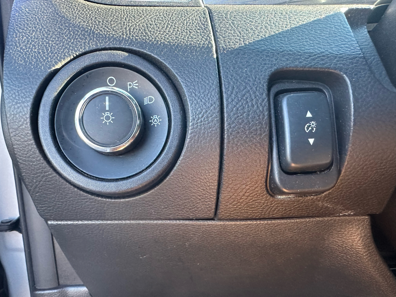 Ford Taurus 4dr Sdn SEL FWD 2014 Ford Taurus 4dr Sdn SEL FWD 2014