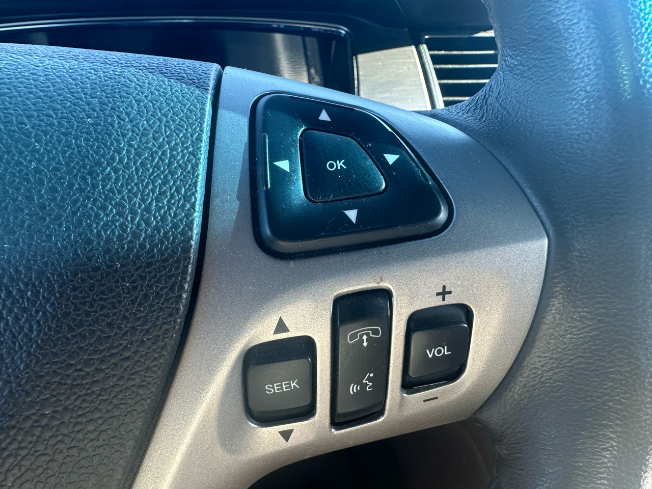 Ford Taurus 4dr Sdn SEL FWD 2014 Ford Taurus 4dr Sdn SEL FWD 2014