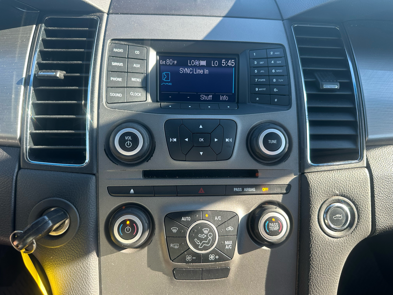 Ford Taurus 4dr Sdn SEL FWD 2014 Ford Taurus 4dr Sdn SEL FWD 2014