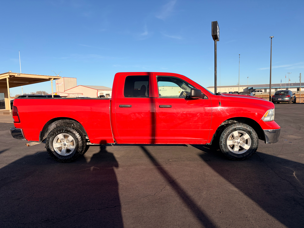 RAM 1500 Classic Tradesman 4x2 Quad Cab 6'4" Box 2021
