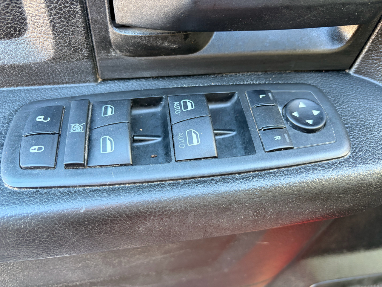 RAM 1500 Classic Tradesman 4x2 Quad Cab 6'4" Box 2021