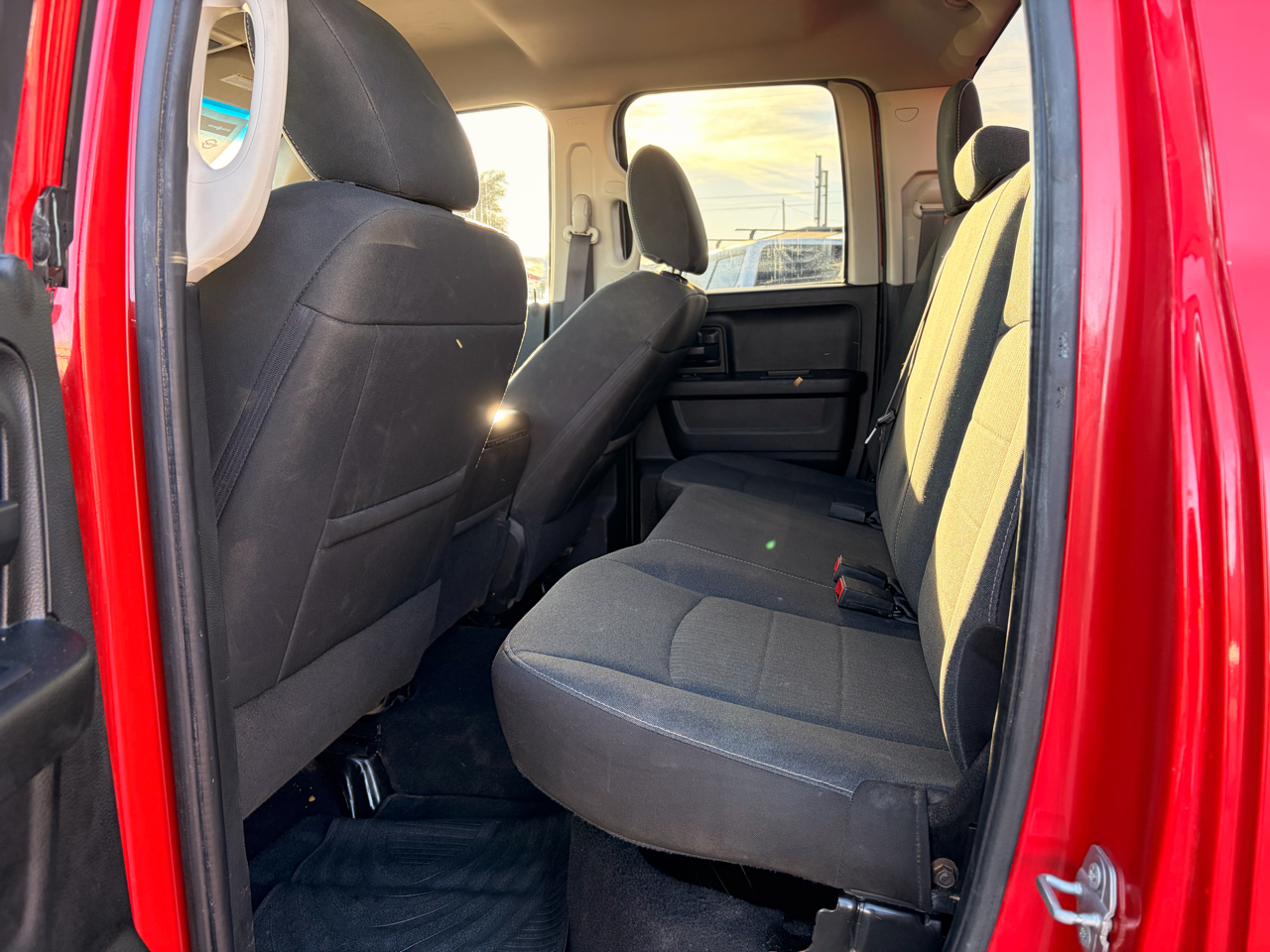 RAM 1500 Classic Tradesman 4x2 Quad Cab 6'4" Box 2021