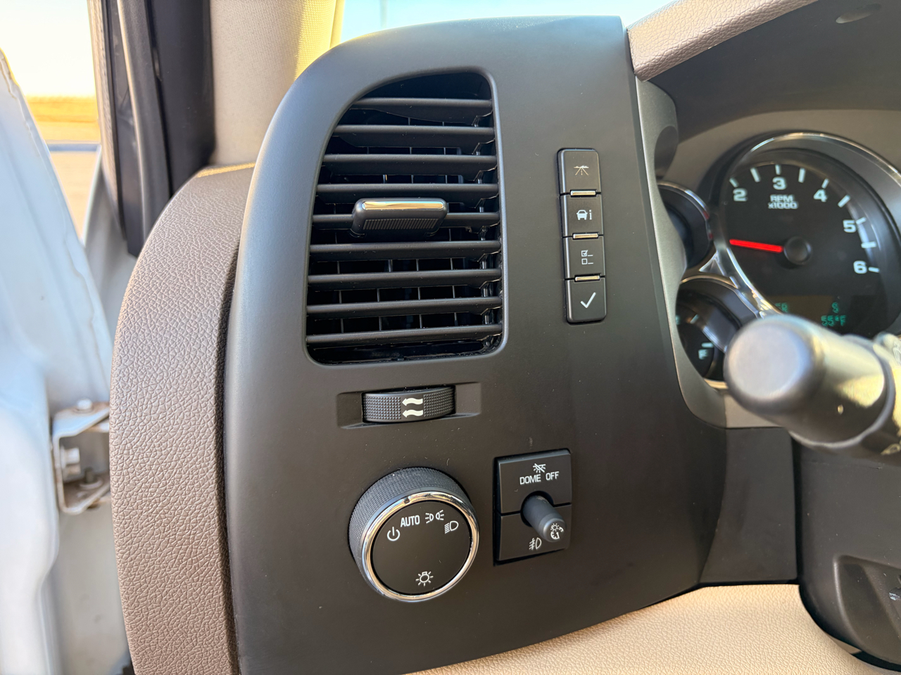 Chevrolet Silverado 1500 2WD Ext Cab 143.5" LT 2012