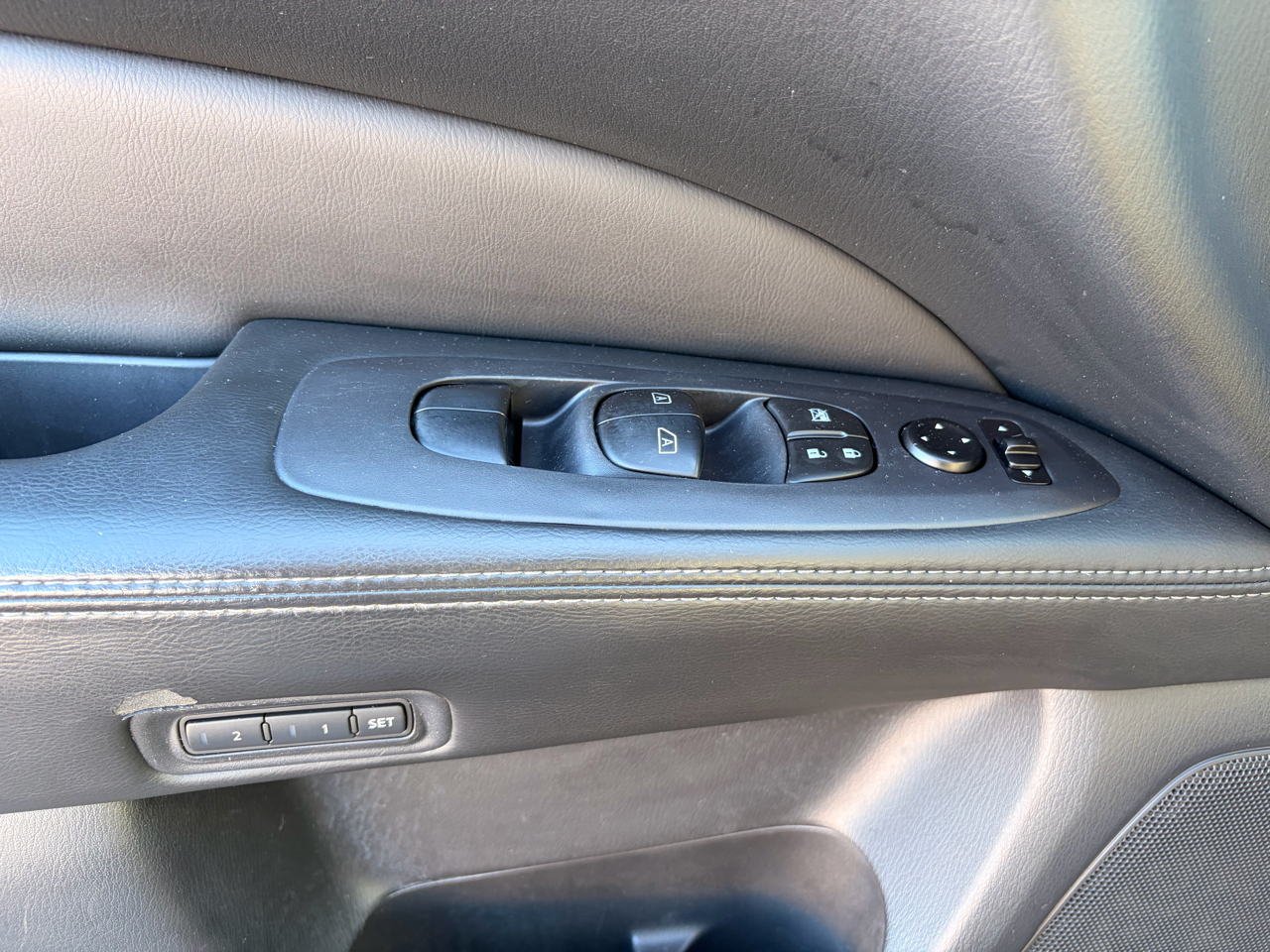 Nissan Pathfinder 4WD 4dr Platinum 2015