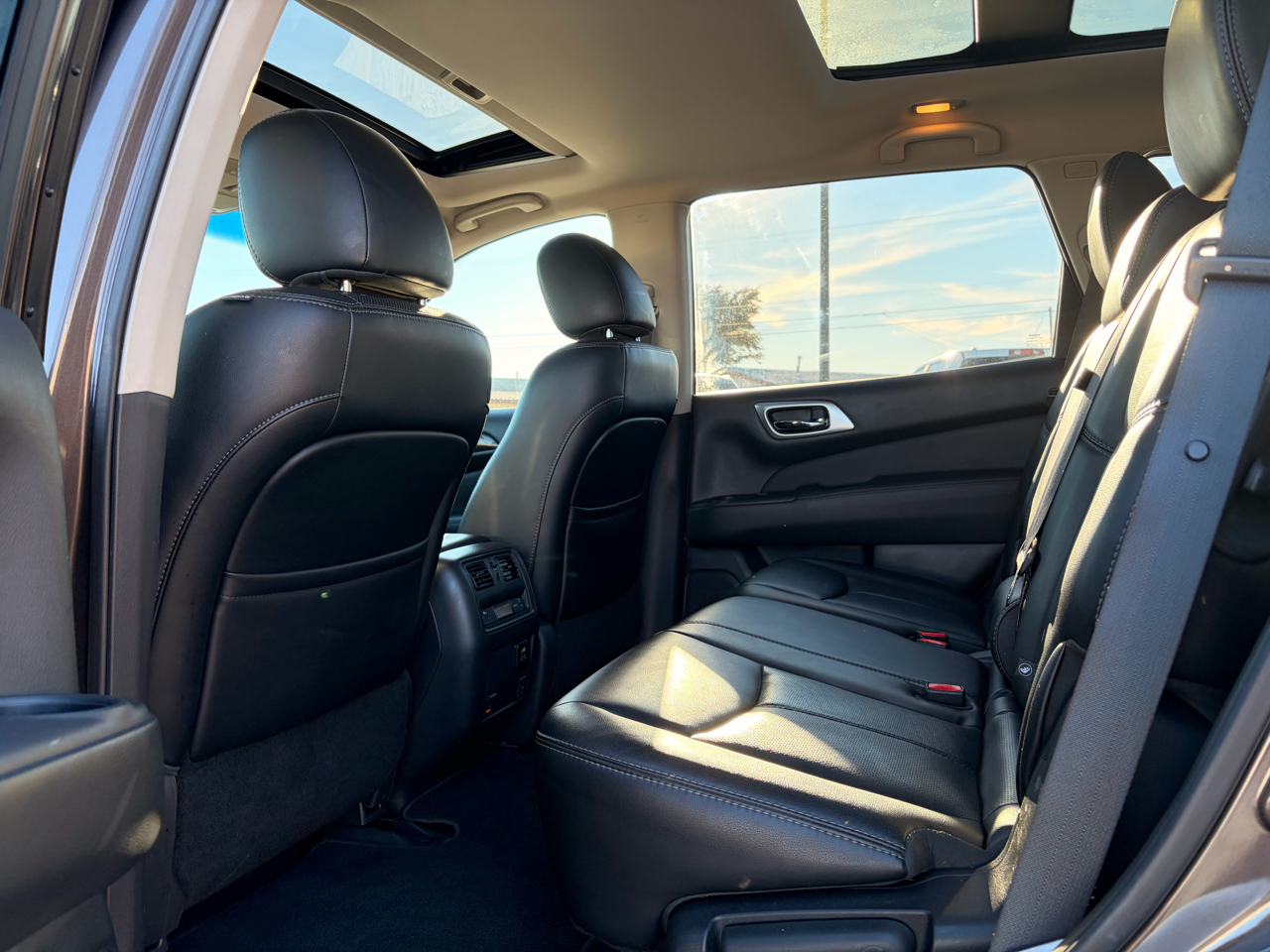 Nissan Pathfinder 4WD 4dr Platinum 2015