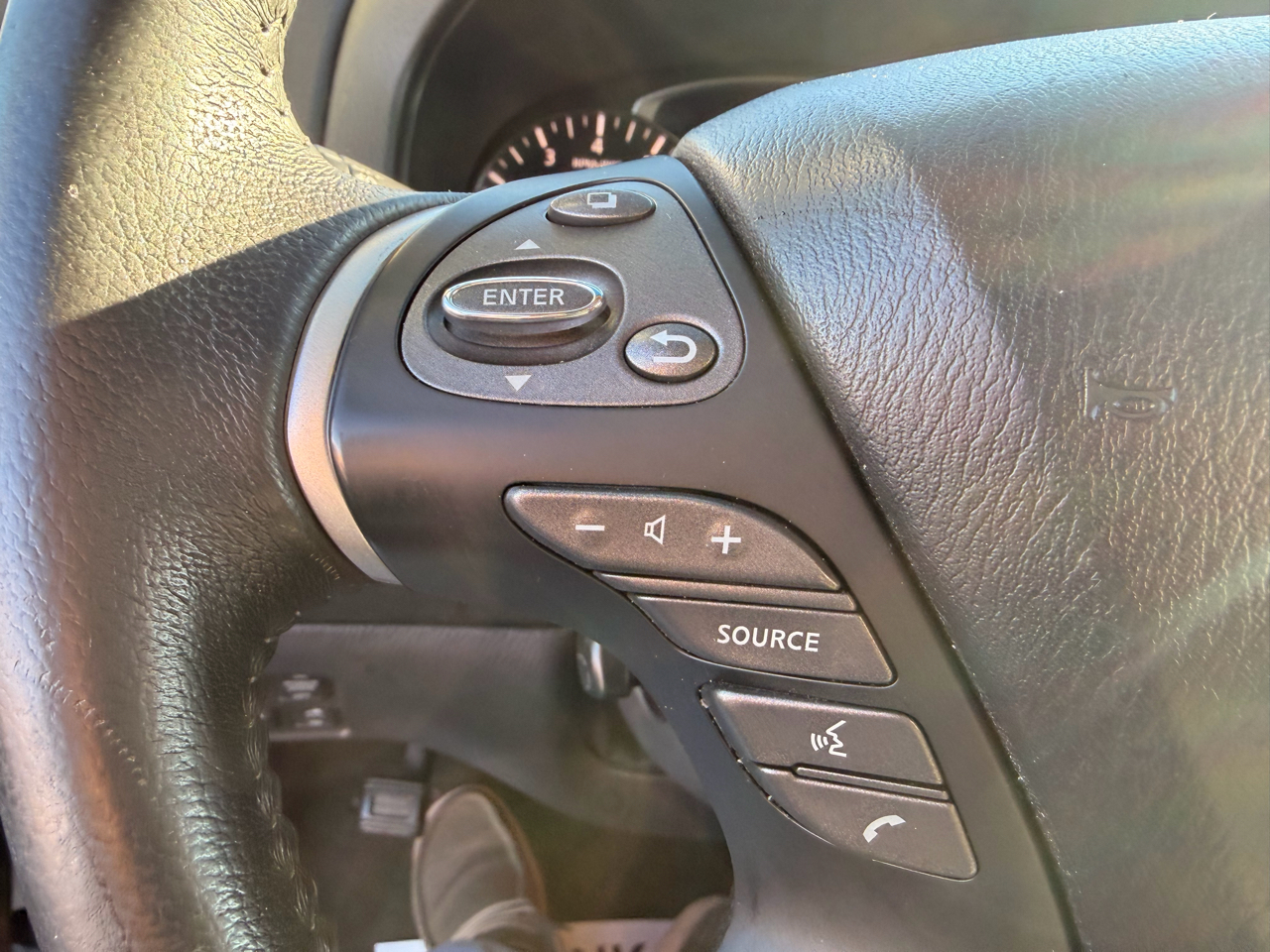 Nissan Pathfinder 4WD 4dr Platinum 2015