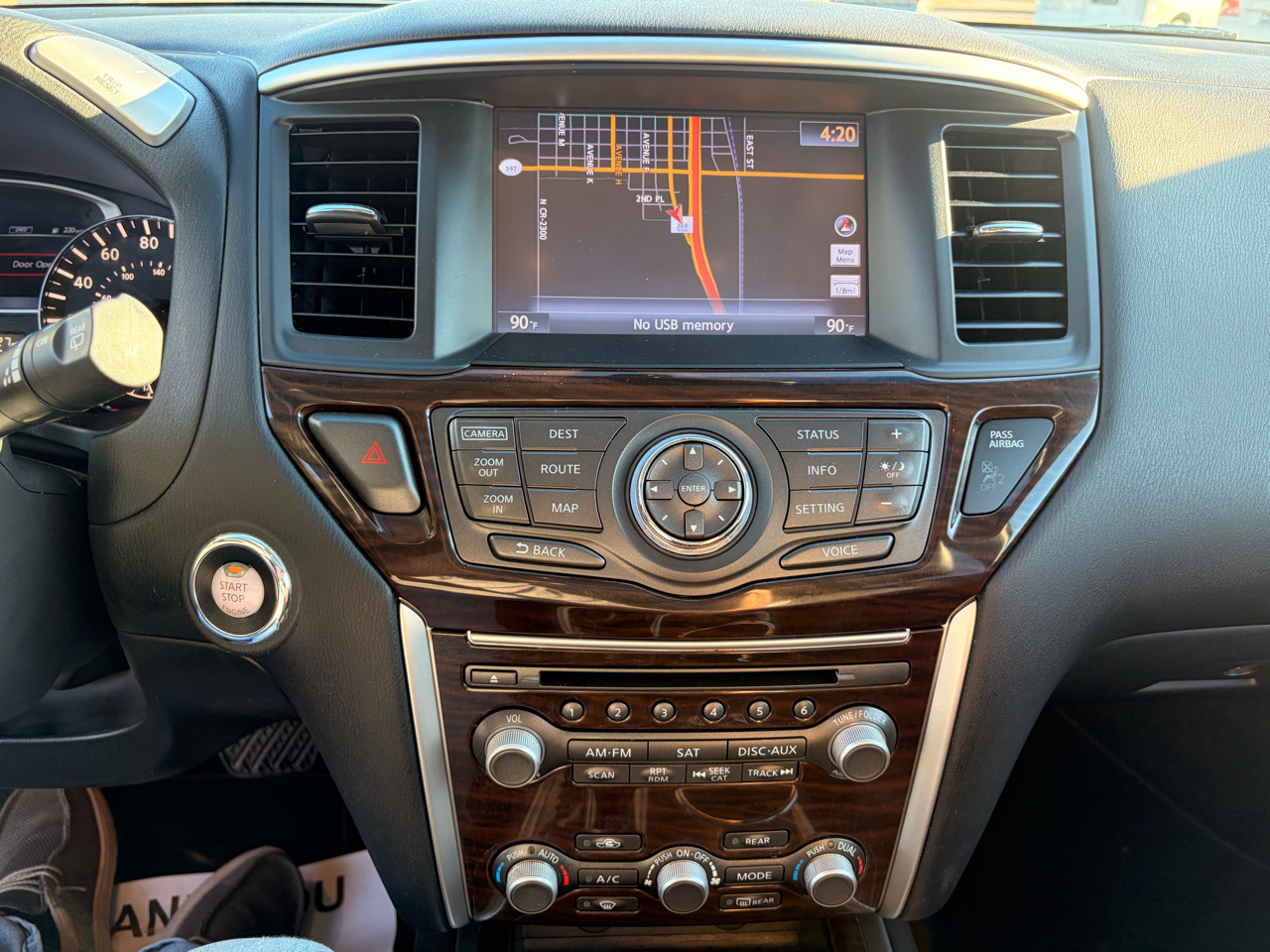 Nissan Pathfinder 4WD 4dr Platinum 2015