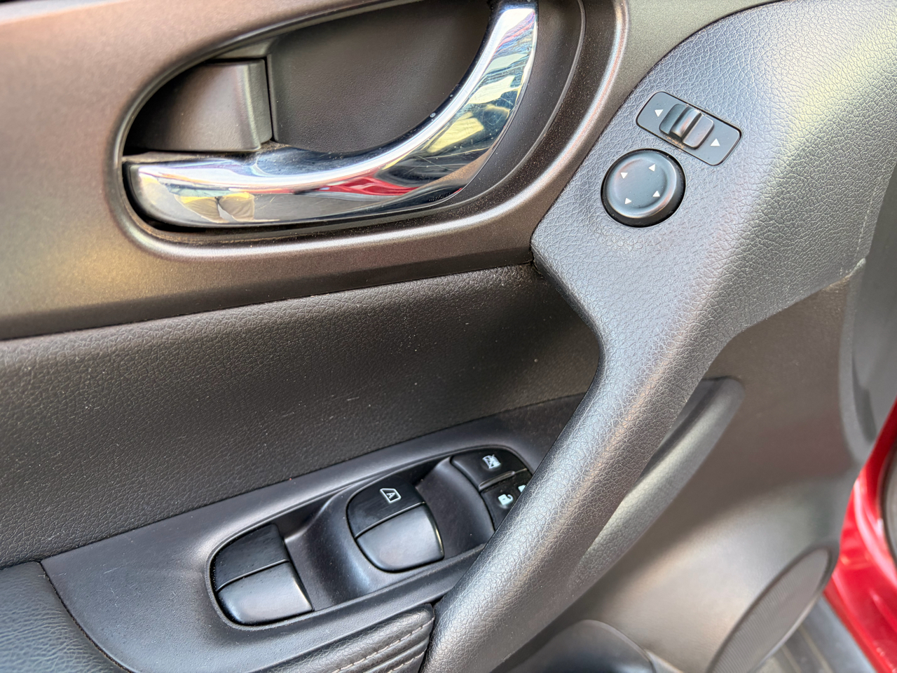 Nissan Rogue FWD 4dr SV 2015