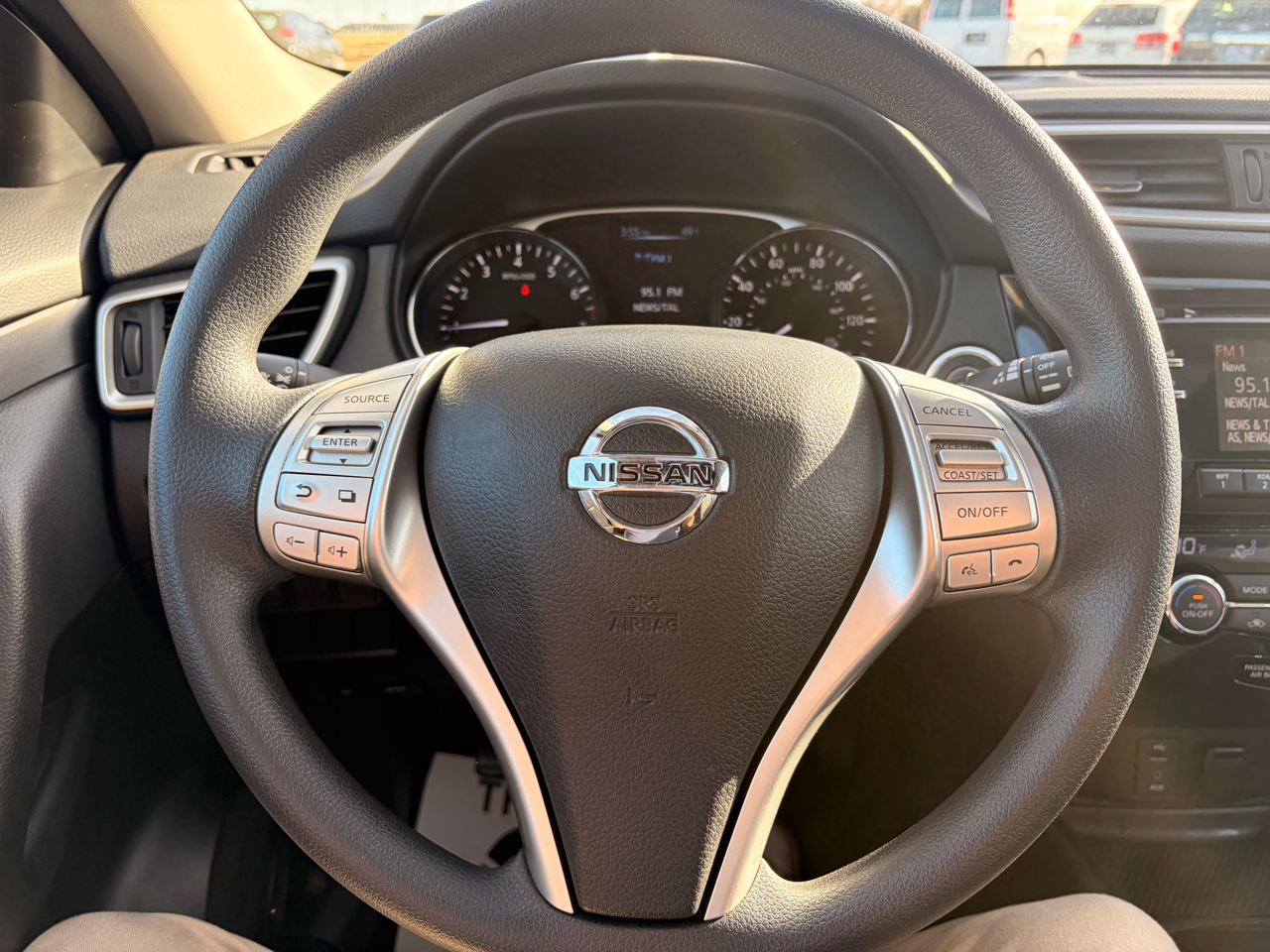Nissan Rogue FWD 4dr SV 2015