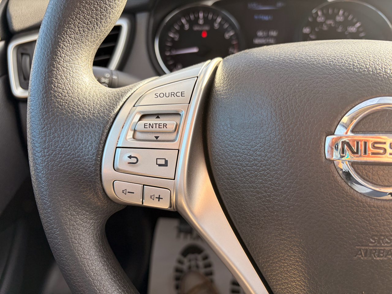 Nissan Rogue FWD 4dr SV 2015