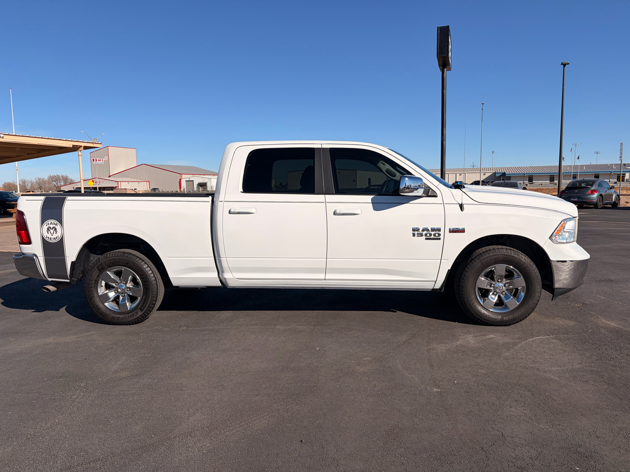 RAM 1500 Classic SLT 4x2 Crew Cab 6'4" Box 2019