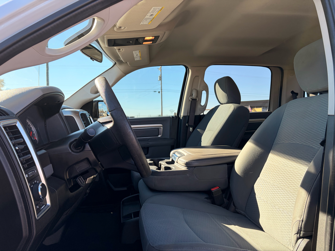 RAM 1500 Classic SLT 4x2 Crew Cab 6'4" Box 2019