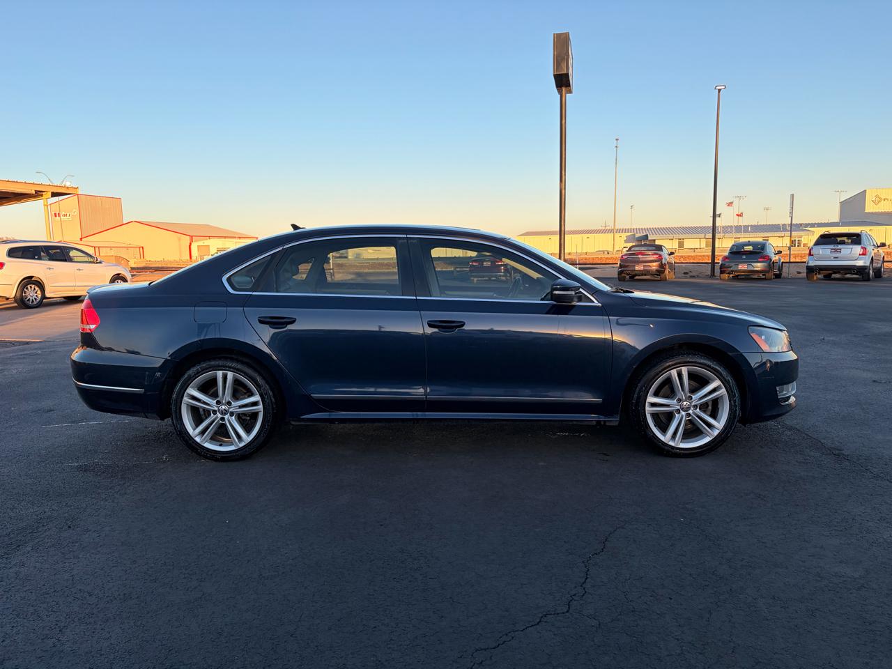 Volkswagen Passat 4dr Sdn 2.0L Manual  TDI SE 2014