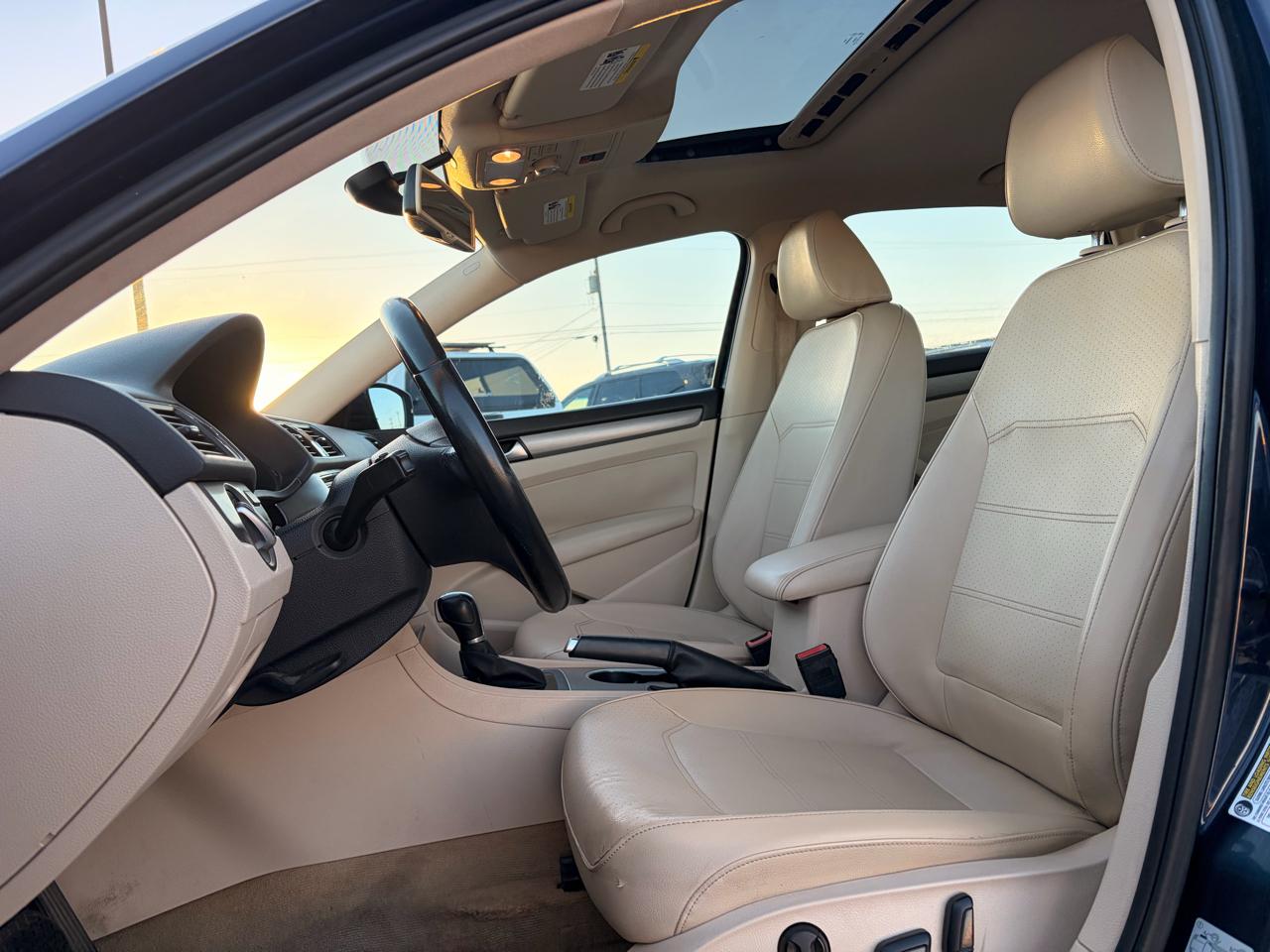 Volkswagen Passat 4dr Sdn 2.0L Manual  TDI SE 2014