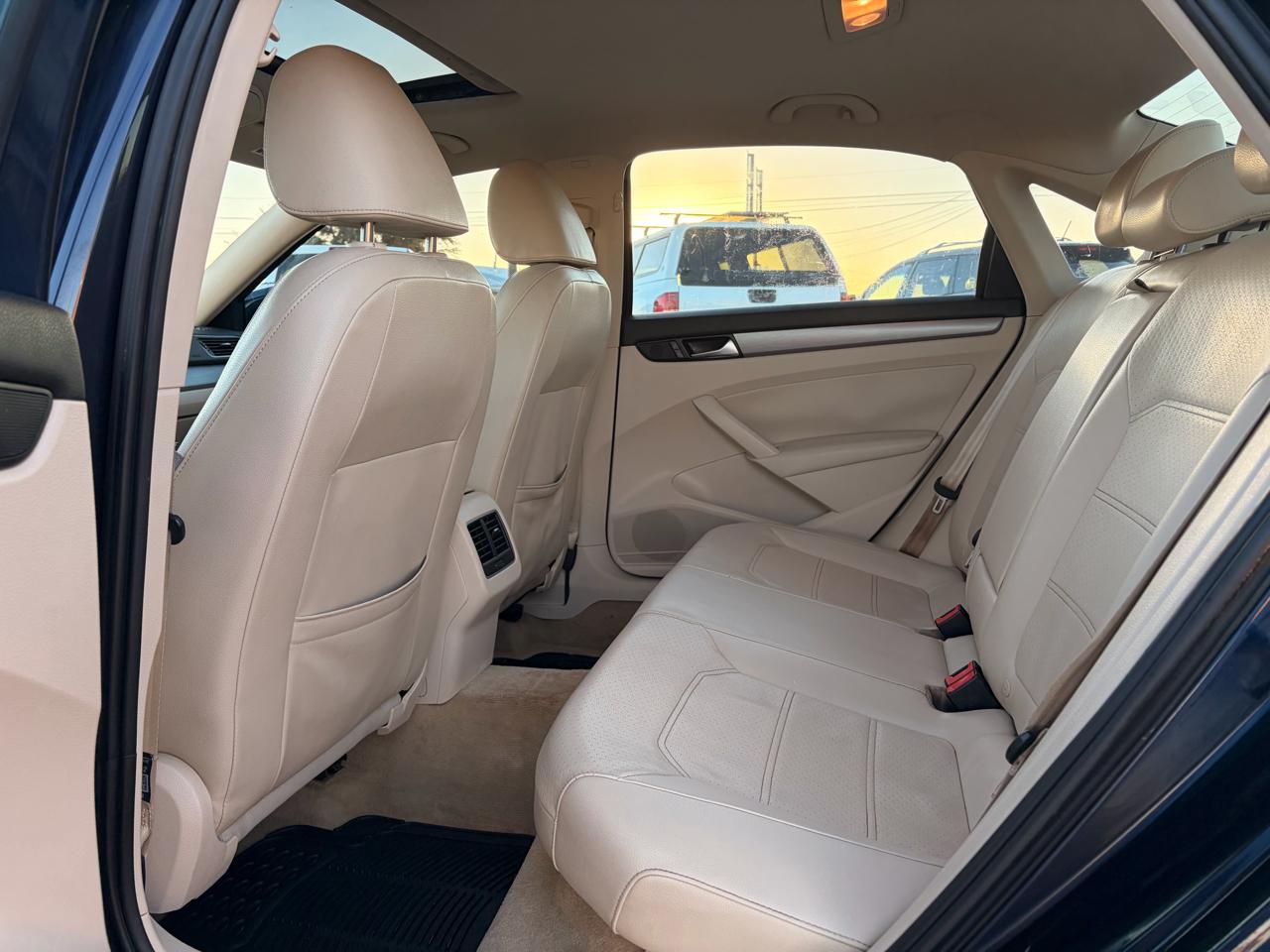 Volkswagen Passat 4dr Sdn 2.0L Manual  TDI SE 2014