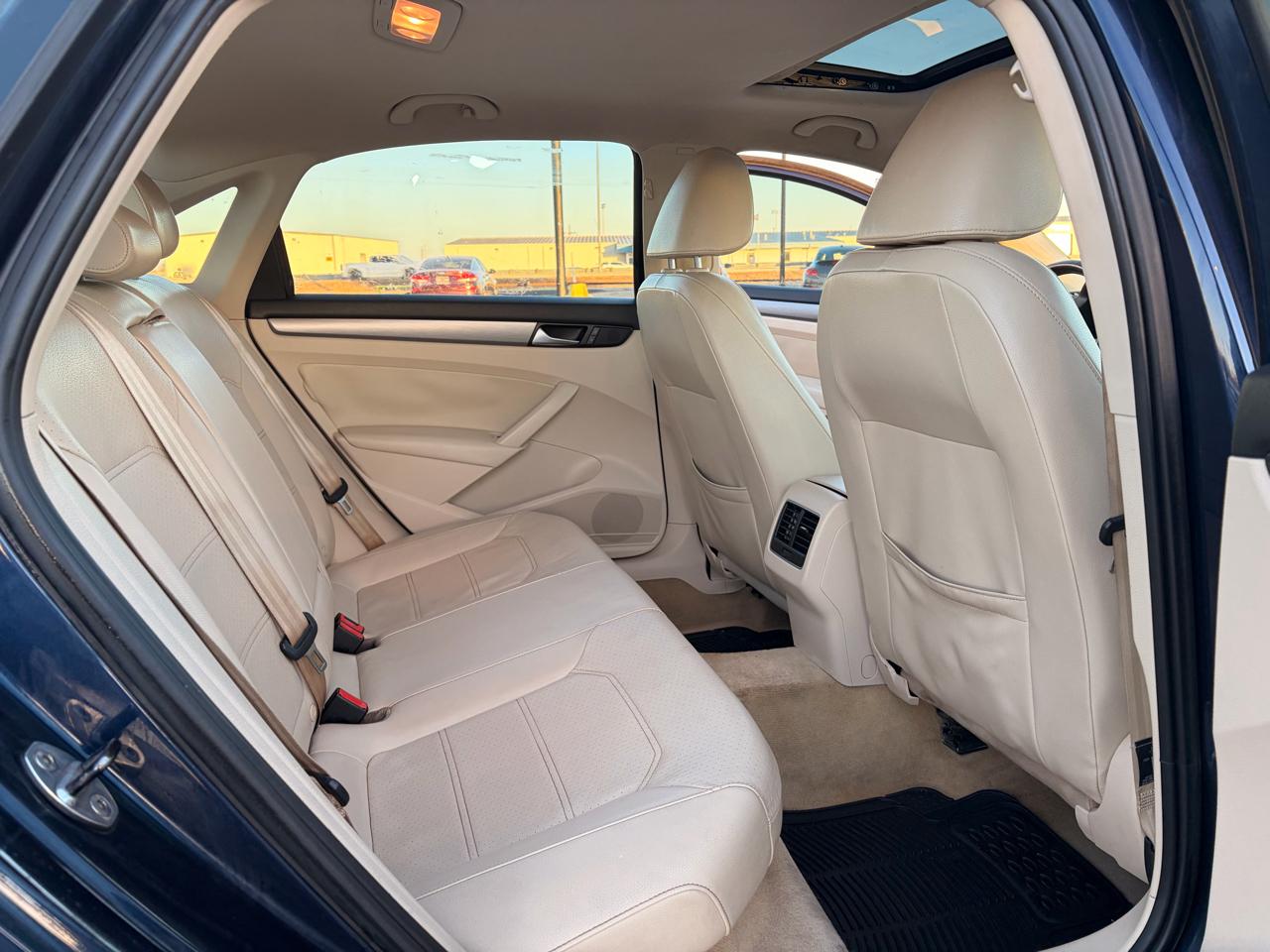 Volkswagen Passat 4dr Sdn 2.0L Manual  TDI SE 2014