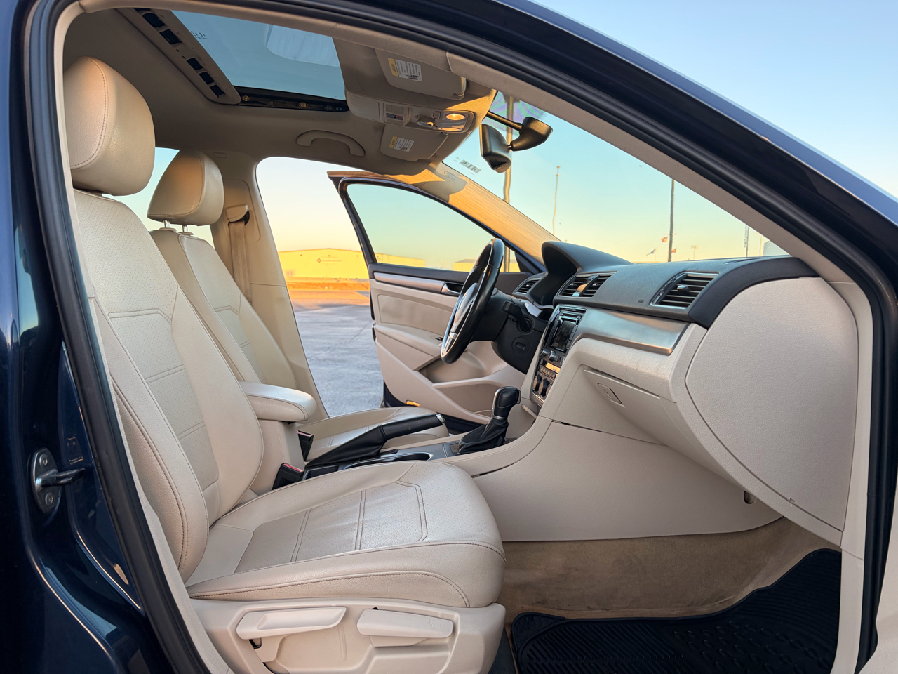 Volkswagen Passat 4dr Sdn 2.0L Manual  TDI SE 2014