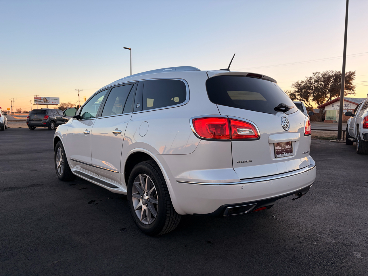 Buick Enclave FWD 4dr Leather 2016