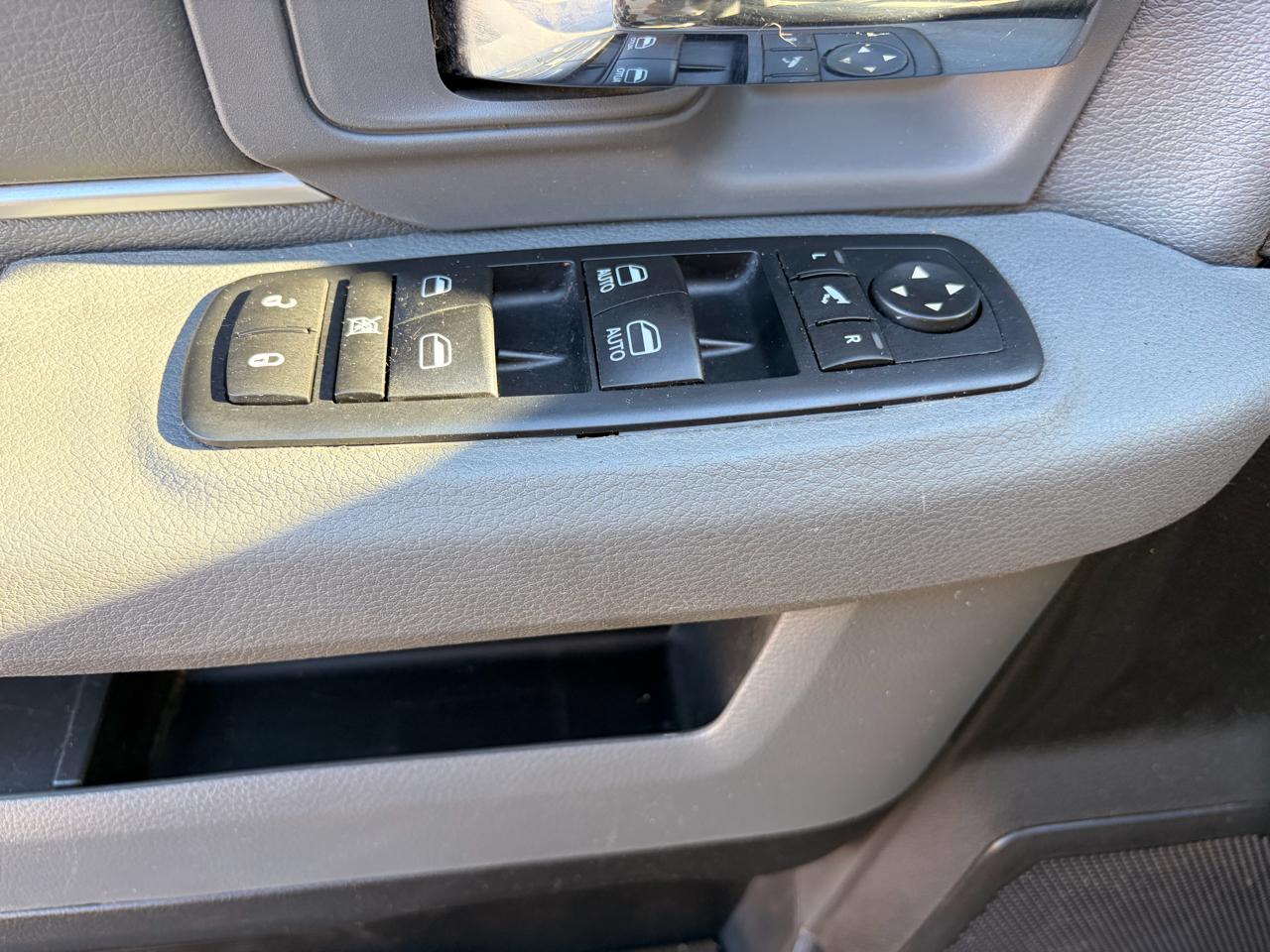 RAM 1500 2WD Crew Cab 140.5" Lone Star 2016