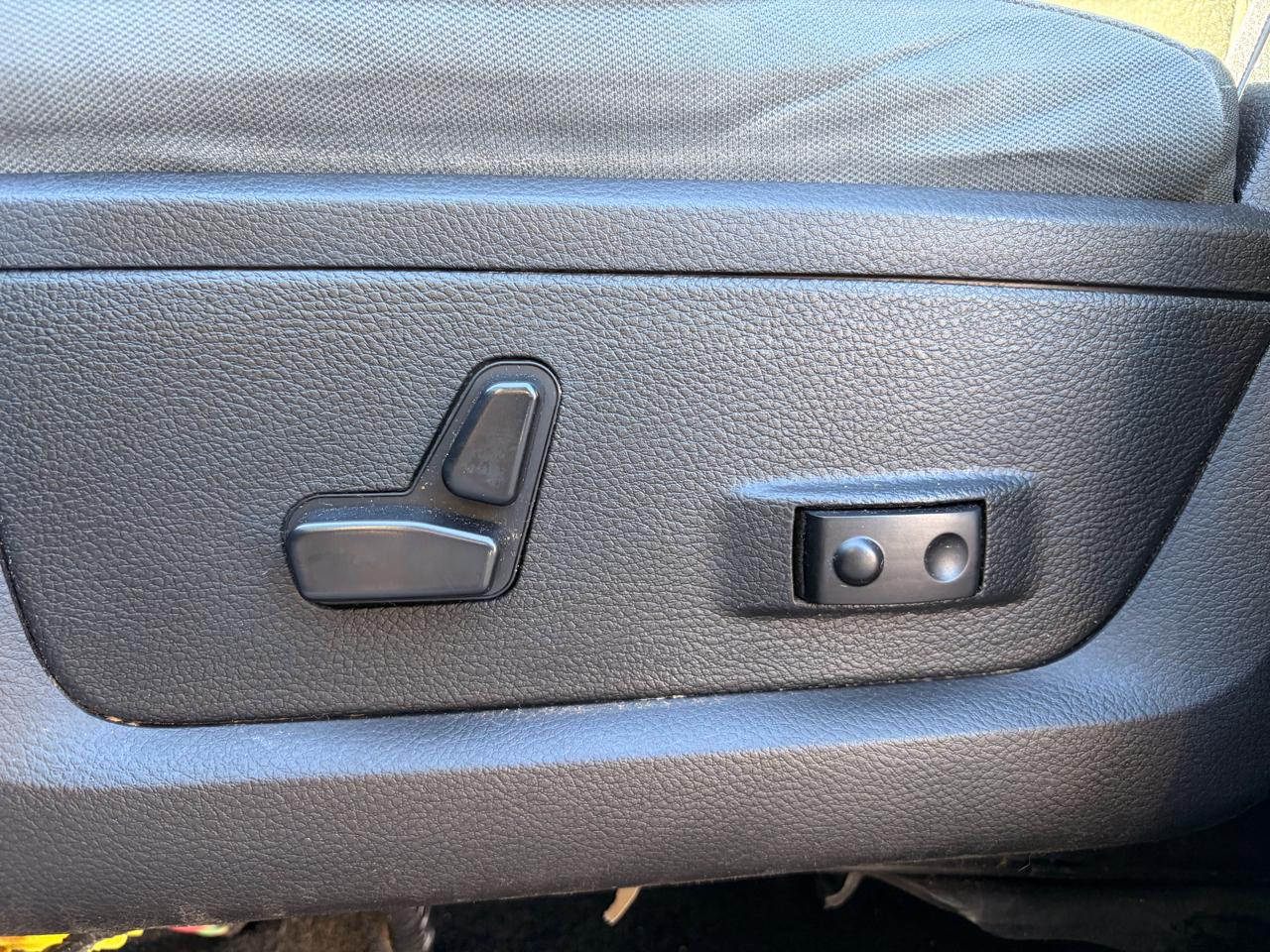 RAM 1500 2WD Crew Cab 140.5" Lone Star 2016