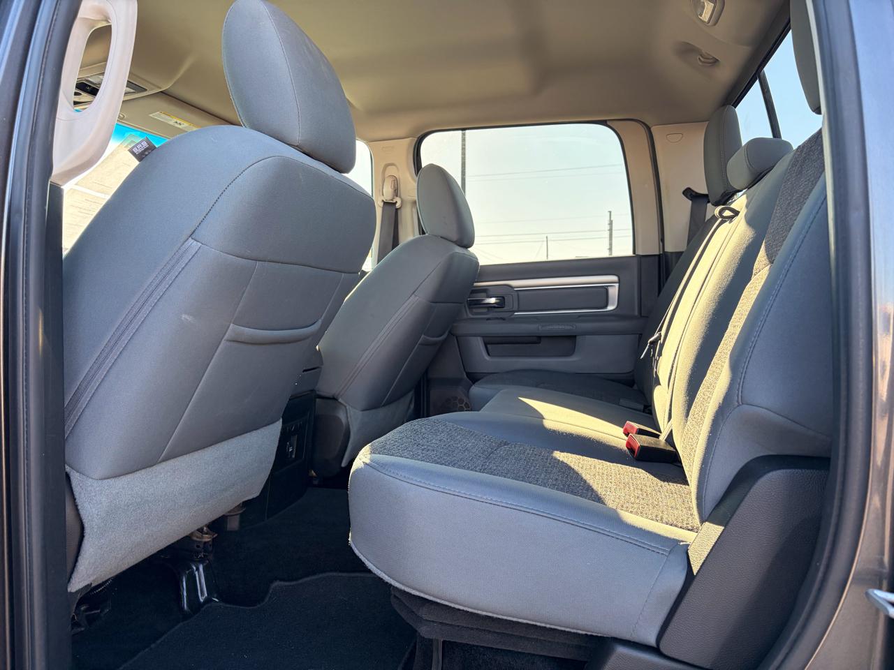 RAM 1500 2WD Crew Cab 140.5" Lone Star 2016