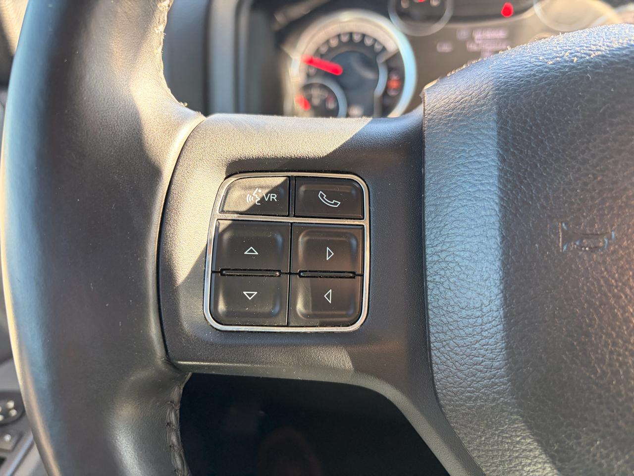 RAM 1500 2WD Crew Cab 140.5" Lone Star 2016