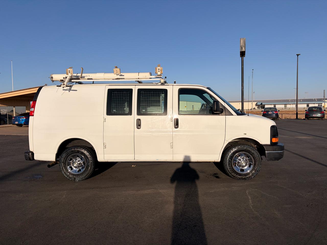Chevrolet Express Cargo Van RWD 2500 135" 2014
