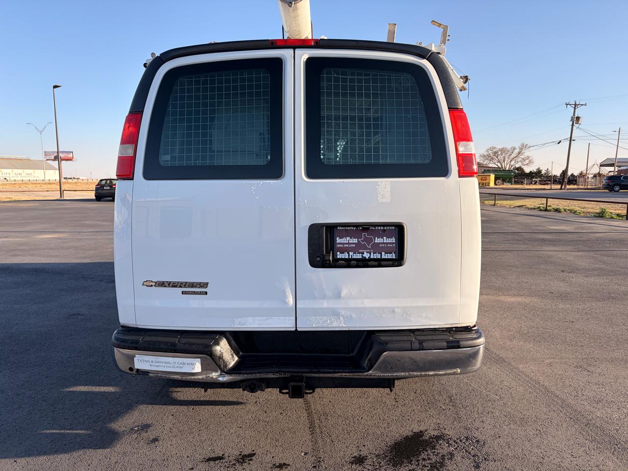 Chevrolet Express Cargo Van RWD 2500 135" 2014