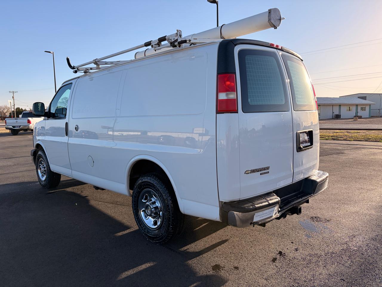 Chevrolet Express Cargo Van RWD 2500 135" 2014
