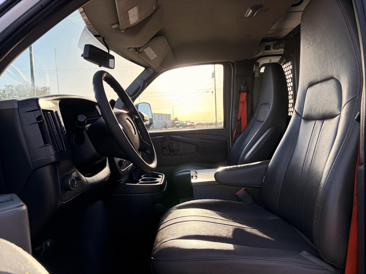 Chevrolet Express Cargo Van RWD 2500 135" 2014