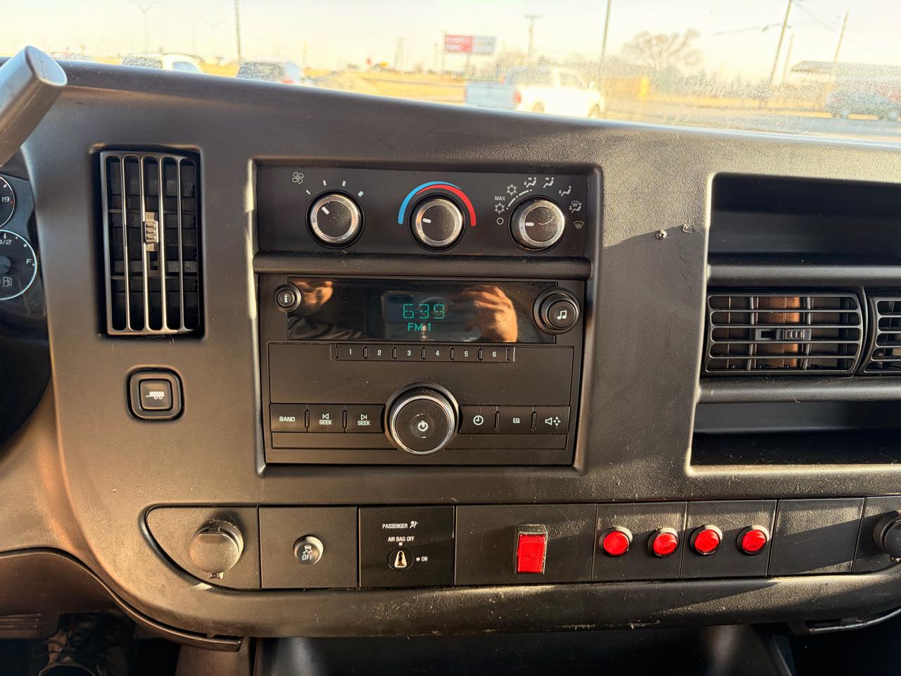 Chevrolet Express Cargo Van RWD 2500 135" 2014